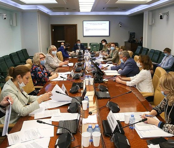 Глава ФОМС Елена Чернякова: о результатах работы в условиях пандемии